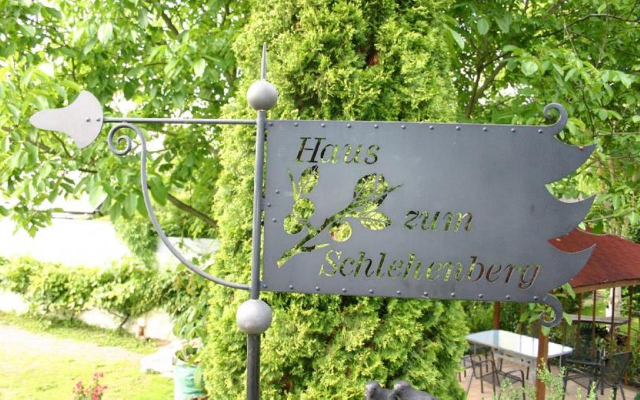 Pension Haus Zum Schlehenberg Bayreuth Exteriör bild